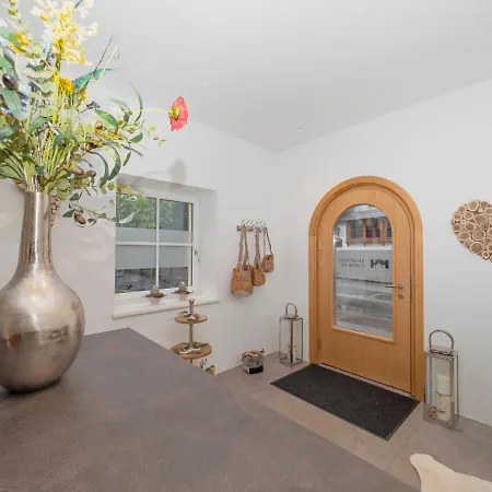 Lägenhet Haus Veronika - By Miha *