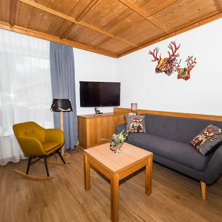 Haus Veronika - By Miha Lägenhet