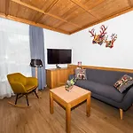 Haus Veronika - By Miha Appartement