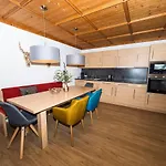 Haus Veronika - By Miha Appartement