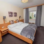 Haus Veronika - By Miha Appartement *